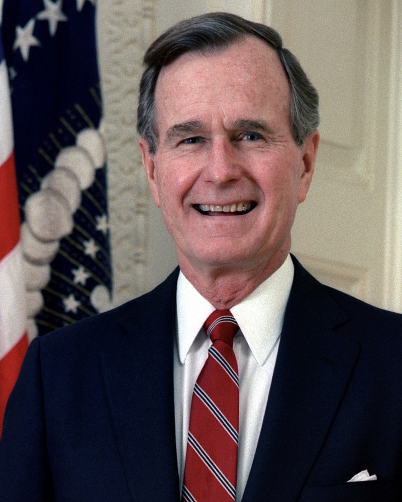 800px-george_h._w._bush2c_president_of_the_united_states2c_1989_official_portrait_28cropped29